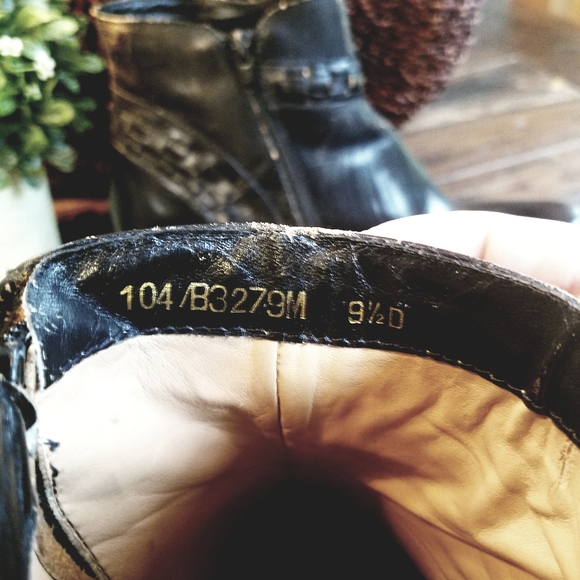 Black Distressed leather ankle boots sz 9.5 - Picture 3 of 7